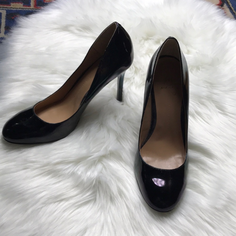 Banana Republic sz 8 patent leather heels